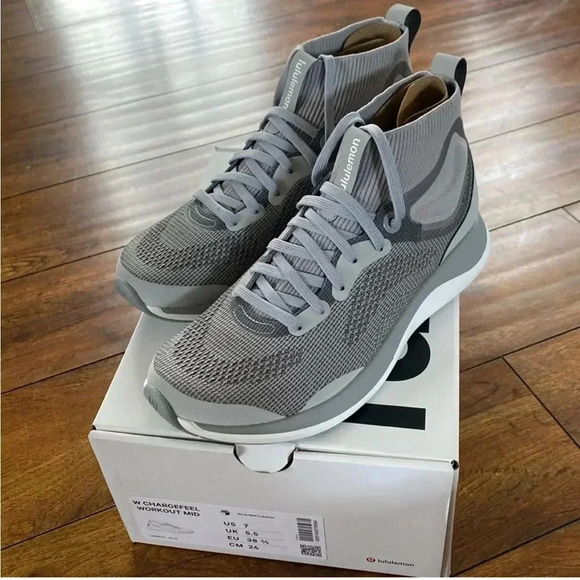 New Lululemon Charge feel Mid